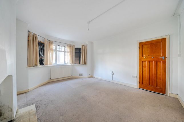 49, Woodleigh Gardens, London photo 3