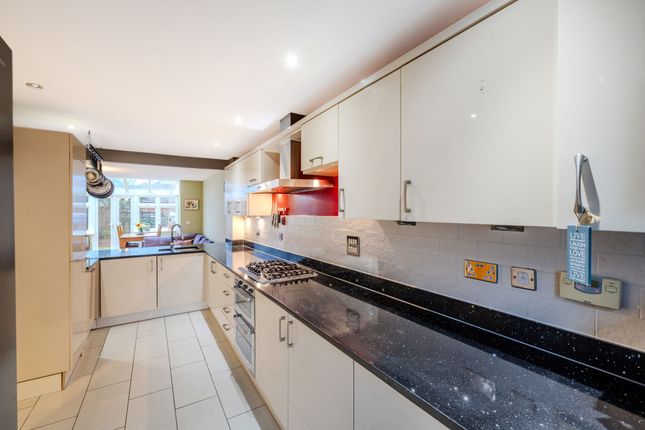 5 The Moors, Redhill photo 2