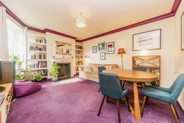 Flat for sale in Kings Avenue, Clapham Park