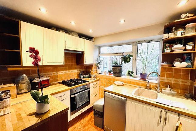 Flat for sale in Lechmere Road, Willesden Green