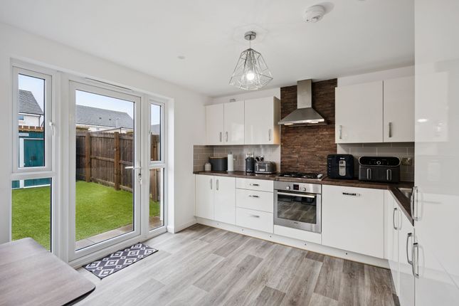 35 Dougal Graham Road, Stirling photo 4