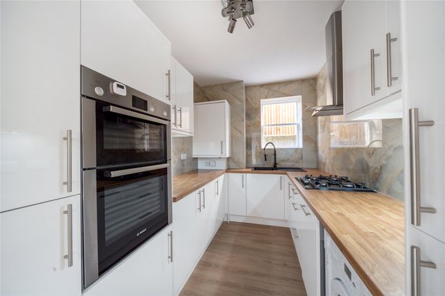 Flat 1, 4, Claremont Gardens, Surbiton photo 3