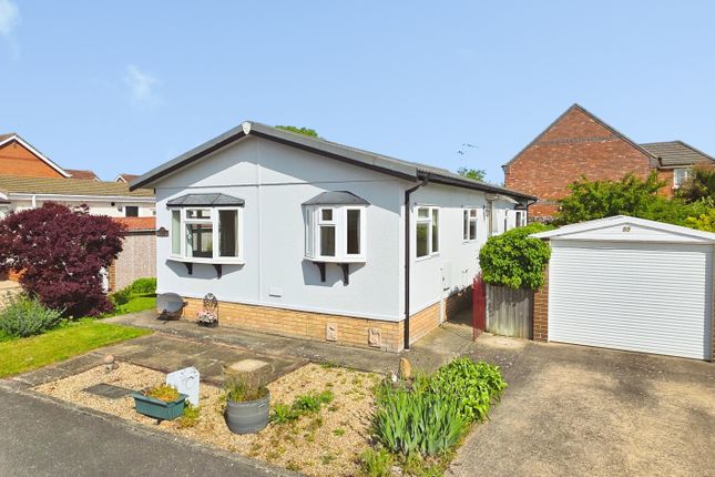 2-bed caravan on 55, Lindum Park, Ruskington, £129,950