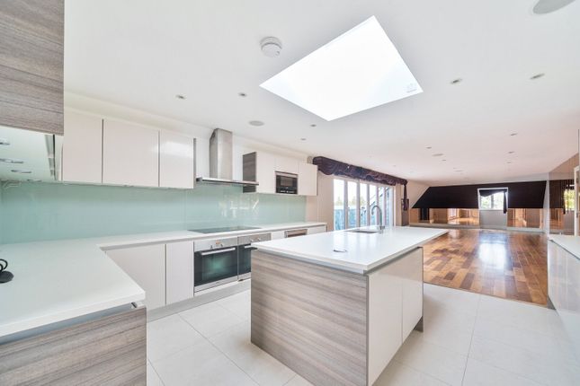 Flat 14, Gower House,, Gower Road, Weybridge photo 3