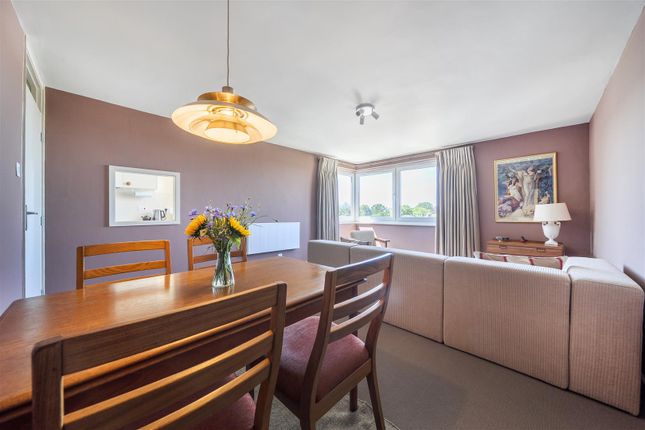 Flat 27, Redfern, Ewell Road, Surbiton photo 3