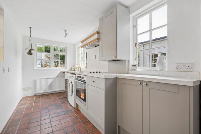 146 Merry Hill Road, Bushey photo 3