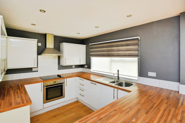16, Babis Farm Way, Saltash photo 2