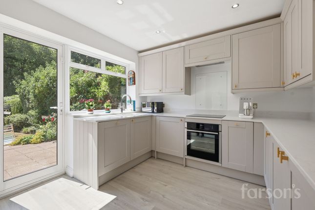 20 Spurgate, Brentwood photo 2