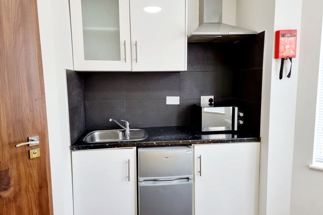 Chalvey Road East, Slough photo 3