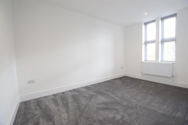 Apt 8 Bedroom.Jpg