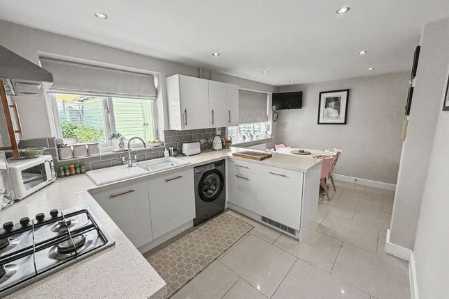 74 Dodington, Whitchurch photo 2