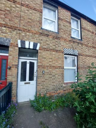 Terraced house to rent in Mill Street, Oxford