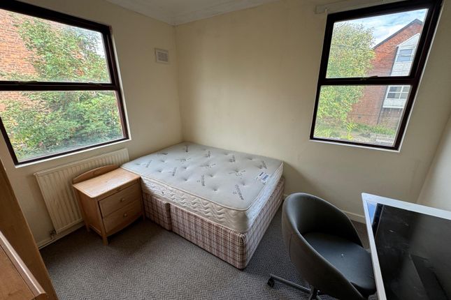 19 Flat 2 , Parsonage Road, Manchester photo 4