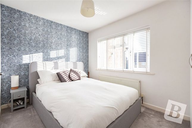 11, Colne Close, Chelmsford photo 3
