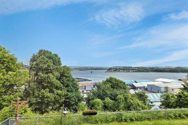 7, Railway Terrace, Milford Haven photo 3