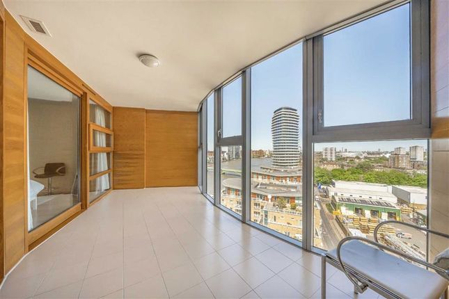 2-bed flat on Flat 1103, Falcon Wharf, 34, Lombard Road, London, £769,950