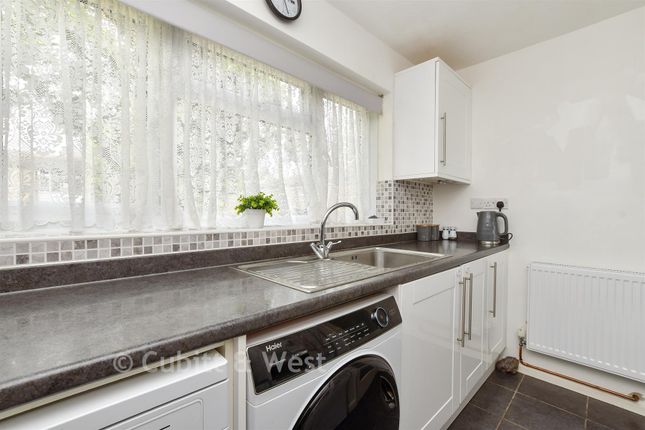 2, Greathurst End, Great Bookham photo 4