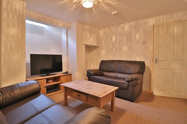 Room 6, 16 Semilong Road, Northampton photo 4