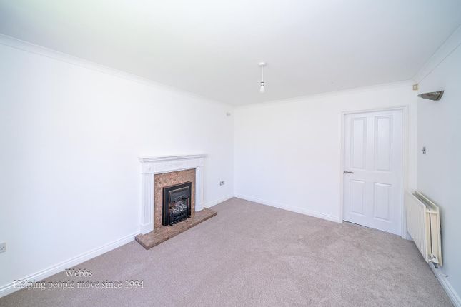23, Woodford Way, Cannock photo 4