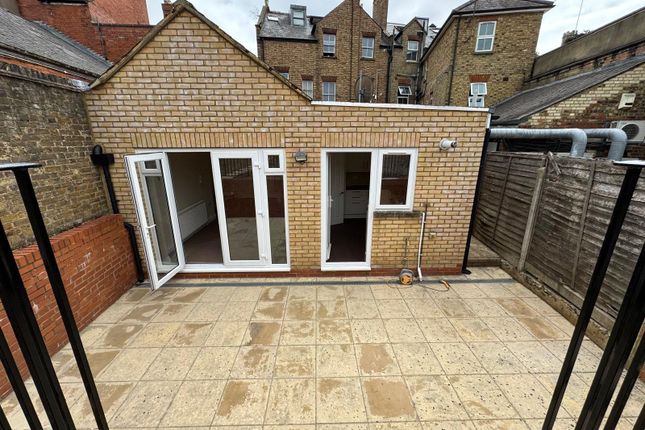 Flat 1, 61a High Street, Herts photo 2