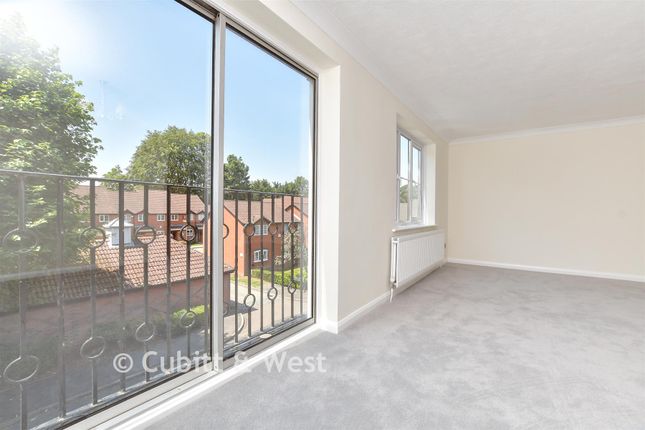 Hyde House, Basing Road, Banstead photo 2