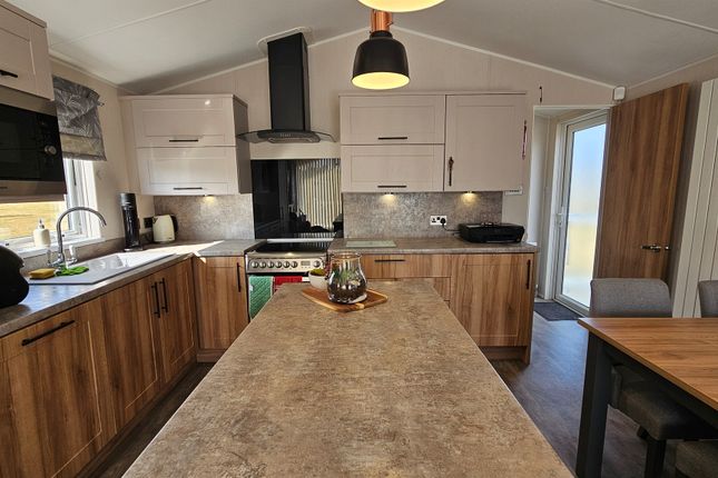 26 Morello View, Cherry Tree, Mill Road, Great Yarmouth photo 5