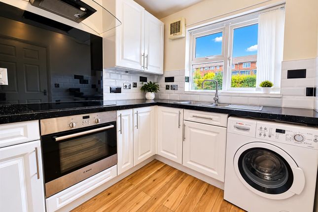 Elmwood Grove, Hemel Hempstead photo 2