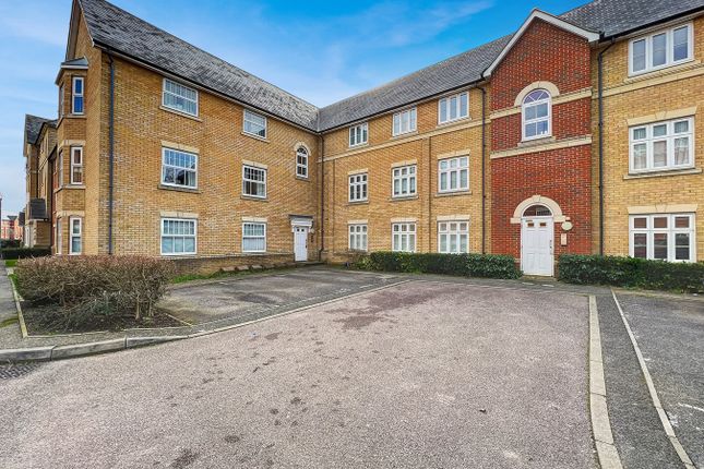 Thumbnail Flat for sale in Malyon Close, Braintree