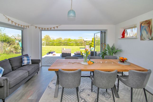 4 Little Robhurst, Ashford photo 3
