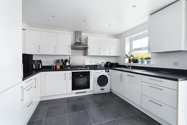 Monxton Place, Hook photo 4