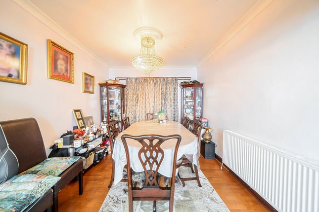 681, Whitton Avenue West, Northolt photo 4