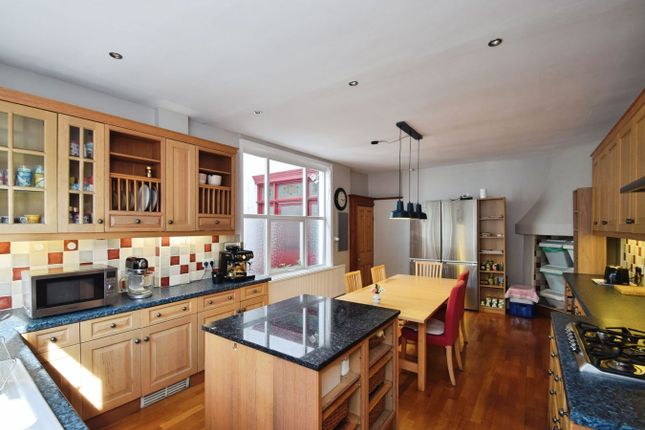 130, Eaton Crescent, Swansea photo 4