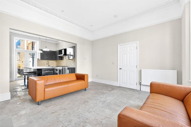 22 Stapleton Hall Road, London photo 3