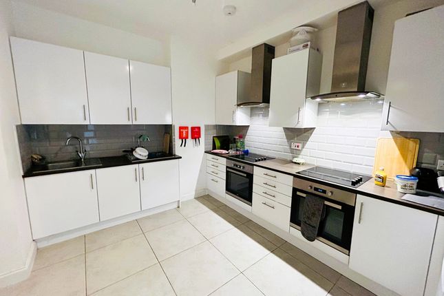 Room 3, 463a Alexandra , Rayners Lane, London photo 3