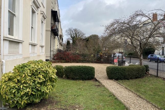 Flat to rent in Clarence Road, Cheltenham, Gloucestershire