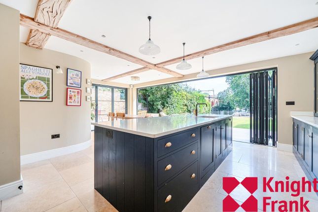 Chauntry Close, Maidenhead photo 4