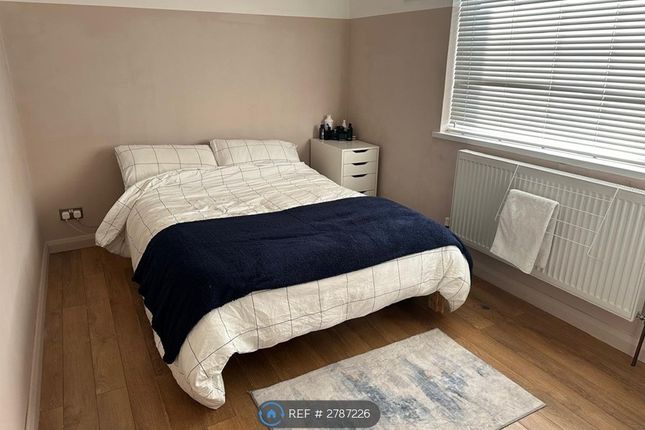 Mungo Park Road, South Hornchurch photo 5