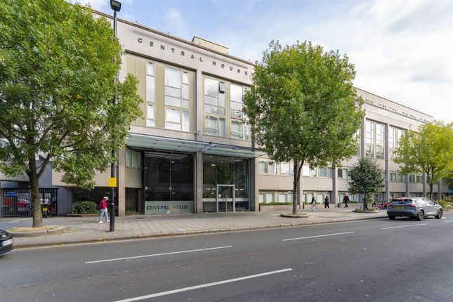 Studio studio on Flat 84, 3, Lampton Road, Hounslow, £230,000