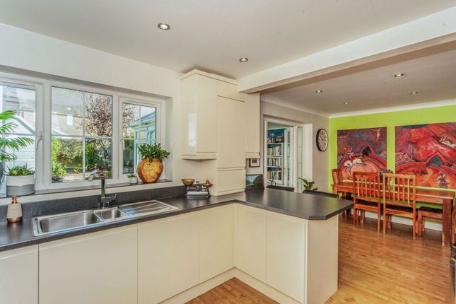 archived 33, Morris Drive, Billingshurst photo 4