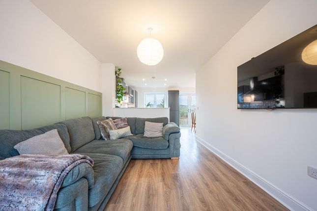 3, Goldcrest Crescent, Lanark photo 3
