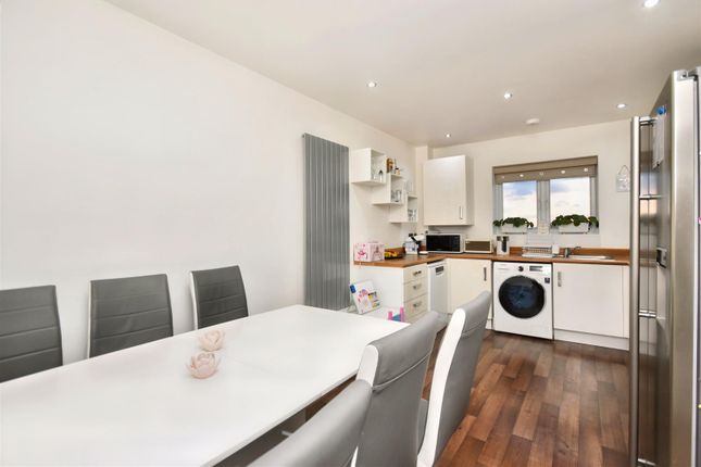 21, Harris Road, Corby photo 4