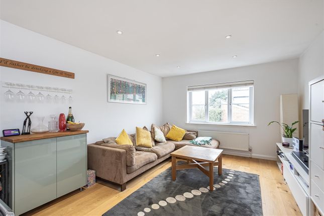 Flat for sale in Boundary Road, St.Albans