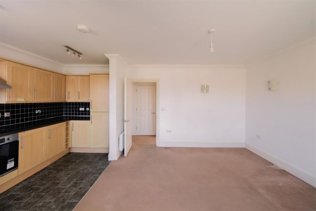 Flat 5 Viking Court, 13-14, Dane Road, St Leonards-On-Sea photo 4