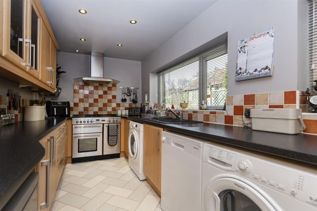7, Elmfield Road, Huddersfield photo 3