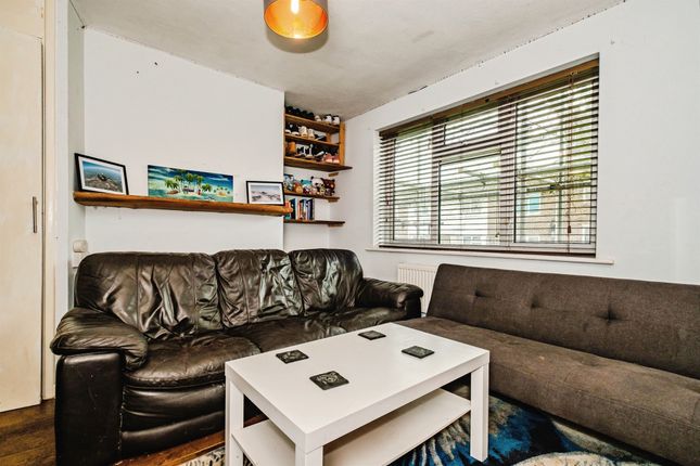 22, Millfield, Lancing photo 3