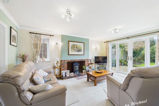 4 Hedley Close, Aston Clinton photo 2