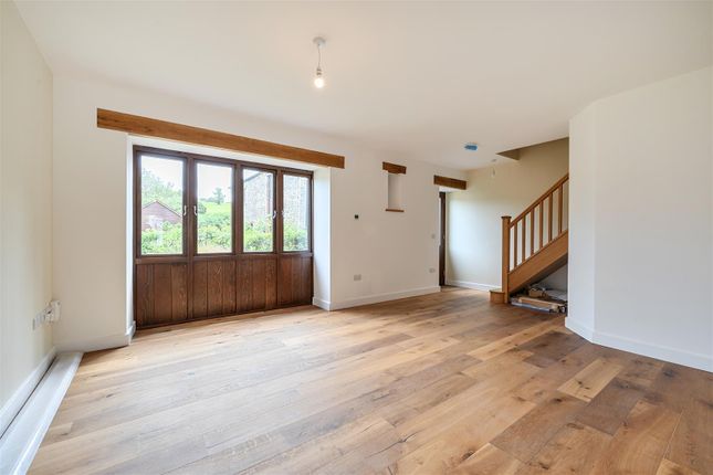 6 Penscombe Barns, Launceston photo 4