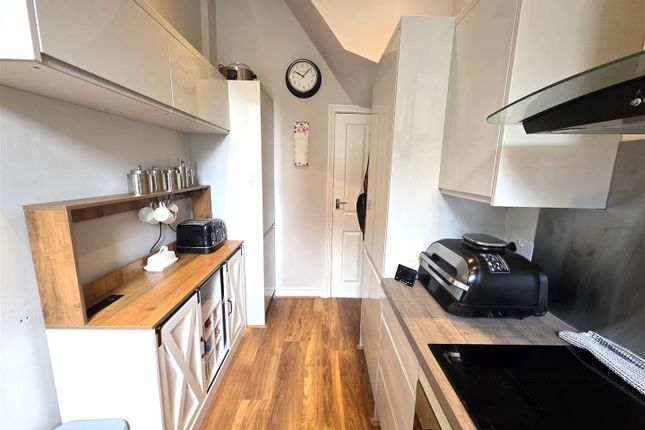 18, Eggleston Street, Leeds photo 2