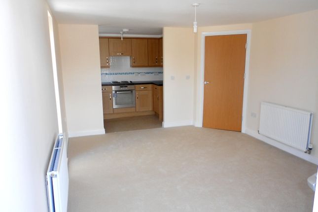 34, Page Court, Commonwealth Dr, Crawley photo 2