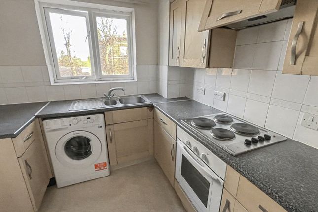 Flat 32, Churchill Court,, Rush Grove Street, London photo 2